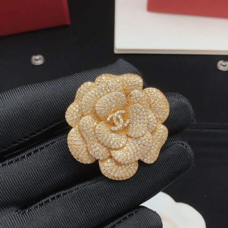 chanel brooches pour femme s_12153bb4